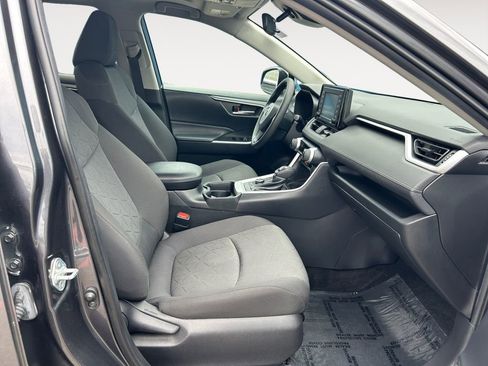 Used 2021 Toyota RAV4 XLE w/ Convenience Package AWD/4WD image 11