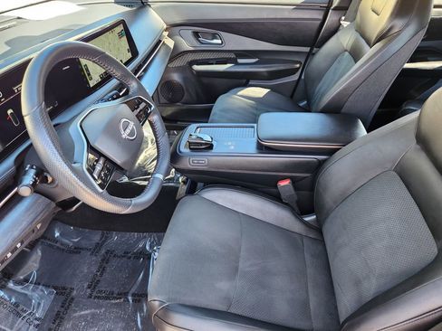 Used 2023 Nissan Ariya AWD image 10