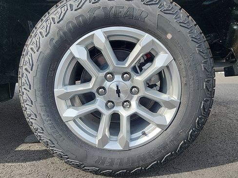 New 2026 Chevrolet Silverado 1500 RST w/ Z71 Off-Road Package AWD/4WD image 9