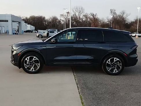 Used 2024 Lincoln Nautilus Premier w/ Jet Appearance Package image 5