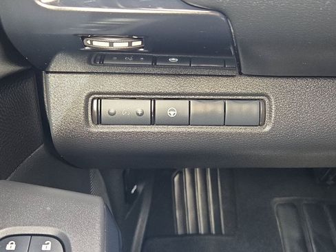 Certified 2024 Nissan Pathfinder SV FWD image 25