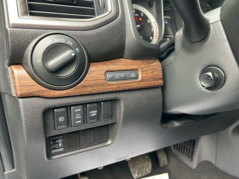 Used 2017 Nissan Titan Platinum Reserve image 25