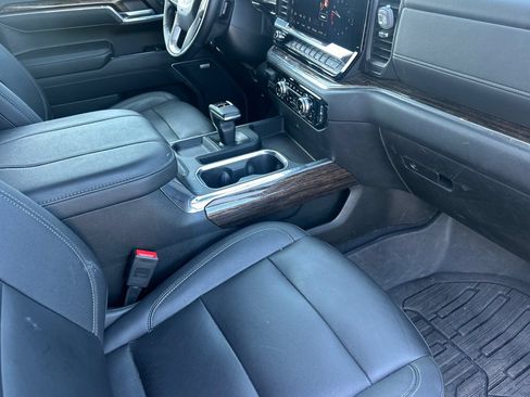 Used 2024 GMC Sierra 1500 Elevation w/ Elevation Premium Package AWD/4WD image 19