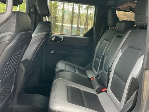 Used 2024 Ford Bronco Black Diamond image 18