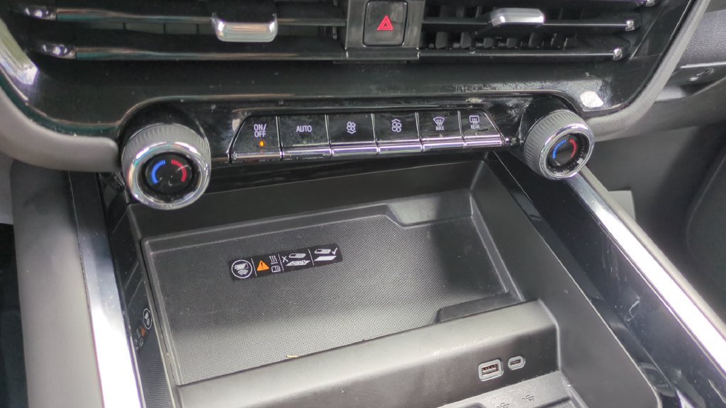 Used 2025 Chevrolet Tahoe LT RWD image 20