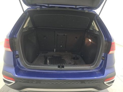 Used 2023 Volkswagen Taos SE w/ Panoramic Sunroof Package FWD image 11
