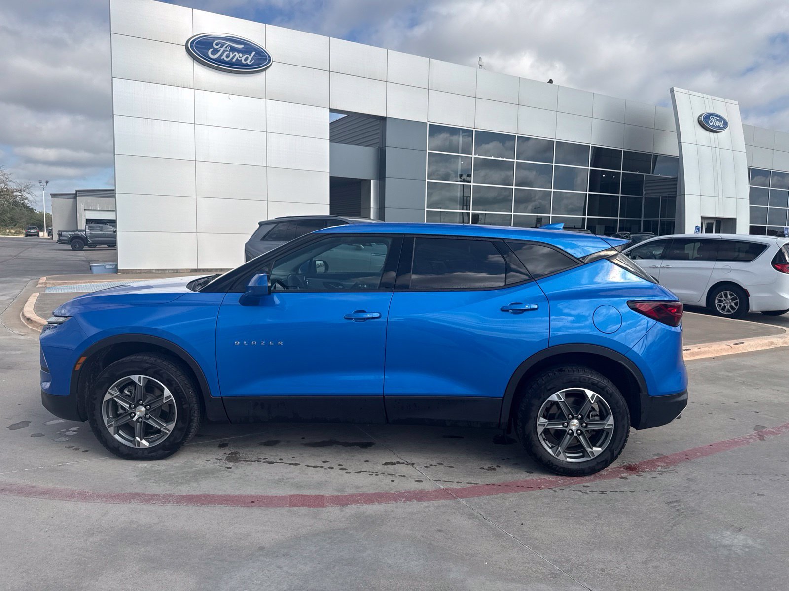 Used 2025 Chevrolet Blazer LT AWD/4WD image 8