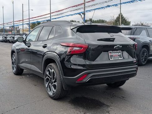 New 2026 Chevrolet Trax RS w/ Sunroof Package FWD image 5
