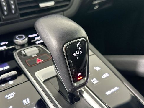 Certified 2022 Porsche Cayenne Turbo AWD/4WD image 34