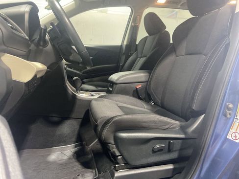 Used 2020 Subaru Ascent Premium w/ Convenience Package image 18