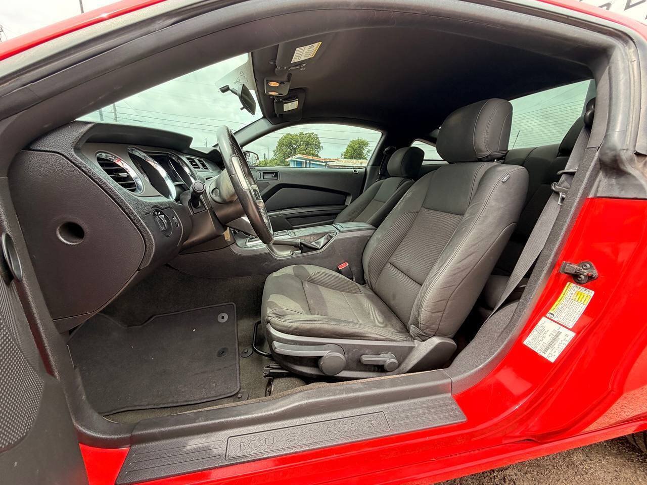 Used 2014 Ford Mustang Coupe RWD image 11