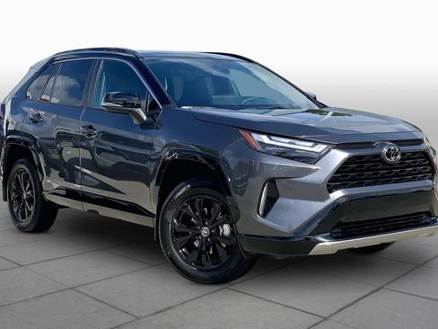 Used 2025 Toyota RAV4 XSE AWD/4WD image 3
