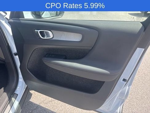 Used 2024 Volvo XC40 B5 Plus w/ Climate Package AWD/4WD image 5