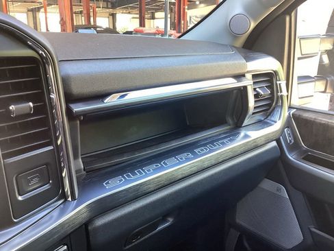 Used 2025 Ford F250 Lariat w/ Black Appearance Package AWD/4WD image 62