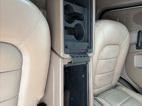 Used 2005 Ford Explorer Limited image 30