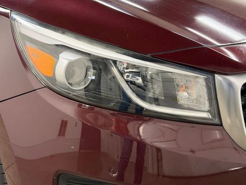 Used 2017 Kia Sedona LX w/ LX Essentials Premium Package image 15