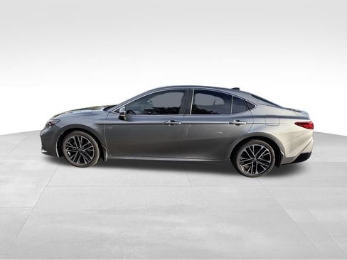 Used 2025 Toyota Camry XLE w/ Premium Package FWD image 4