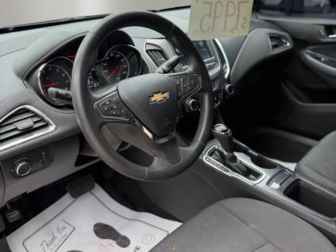 Used 2019 Chevrolet Cruze LT w/ LT Fleet Convenience Package FWD image 10