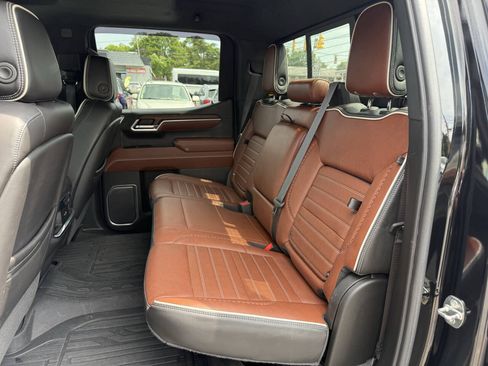 Used 2022 GMC Sierra 1500 Denali Ultimate AWD/4WD image 8