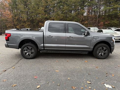 Used 2023 Ford F150 Lightning Lariat image 8