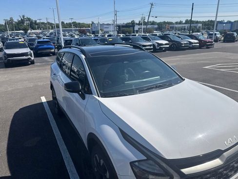 Used 2023 Kia Sportage X-Line w/ X-Line Premium Package AWD/4WD image 3