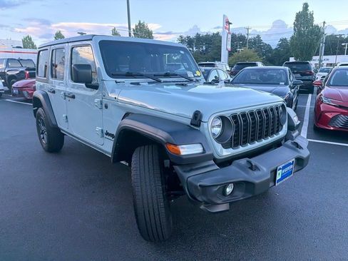 Used 2024 Jeep Wrangler Unlimited Sport AWD/4WD image 3