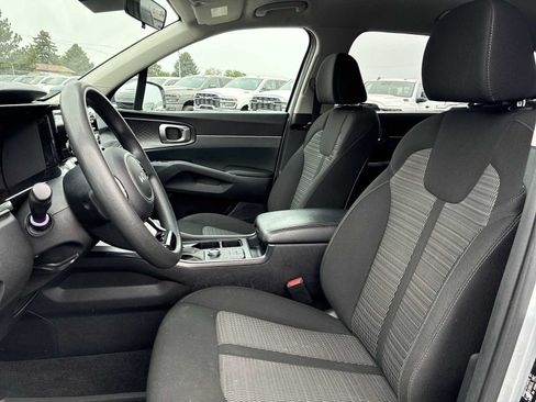 Used 2022 Kia Sorento LX AWD/4WD image 13
