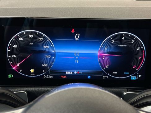 Used 2026 Mercedes-Benz GLB 250 4MATIC image 9