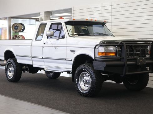 Used 1997 Ford F250 4x4 SuperCab Heavy Duty image 2