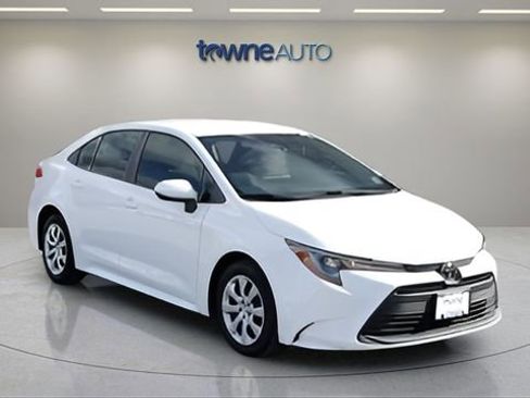 Used 2023 Toyota Corolla LE image 8