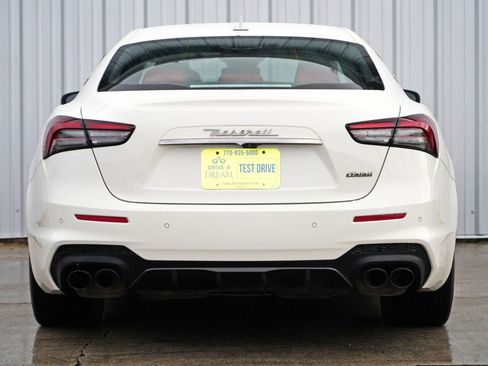 Used 2021 Maserati Ghibli Trofeo image 11
