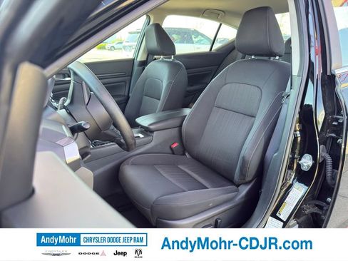 Used 2025 Nissan Altima 2.5 SV FWD image 5
