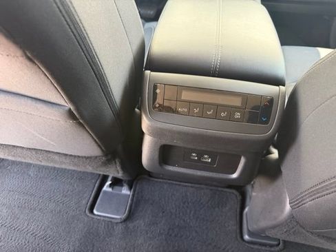 Used 2025 Nissan Pathfinder SV AWD/4WD image 15