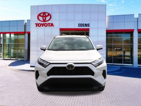 Used 2025 Toyota RAV4 XLE FWD image 11