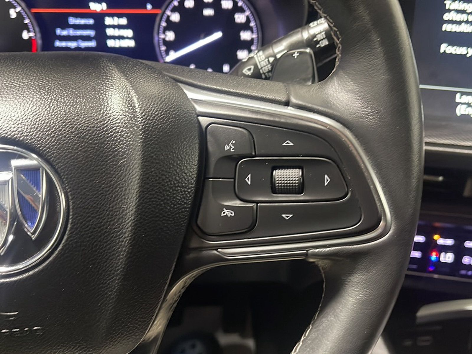 Used 2023 Buick Envision Essence AWD/4WD image 7