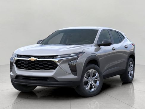 Used 2026 Chevrolet Trax LS FWD image 8