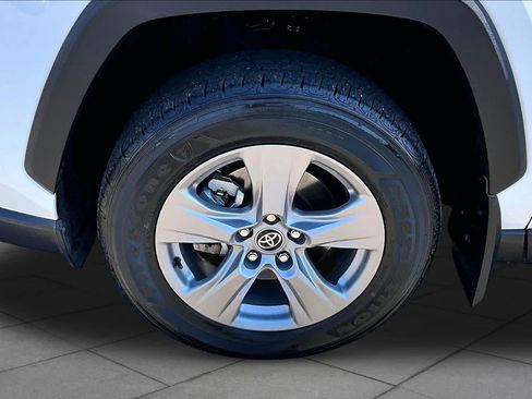 Used 2023 Toyota RAV4 LE AWD/4WD image 10