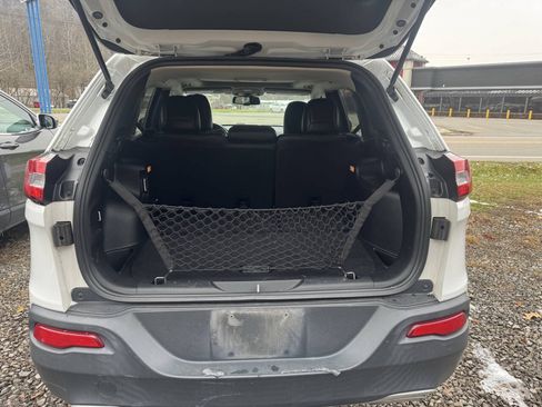 Used 2016 Jeep Cherokee Limited AWD/4WD image 8