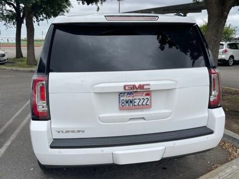 Used 2020 GMC Yukon SLT AWD/4WD image 3