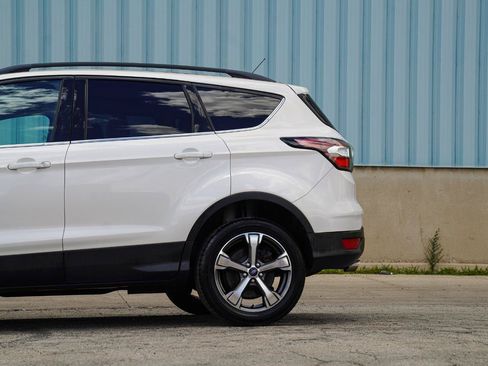 Used 2017 Ford Escape SE w/ Equipment Group 201A AWD/4WD image 10