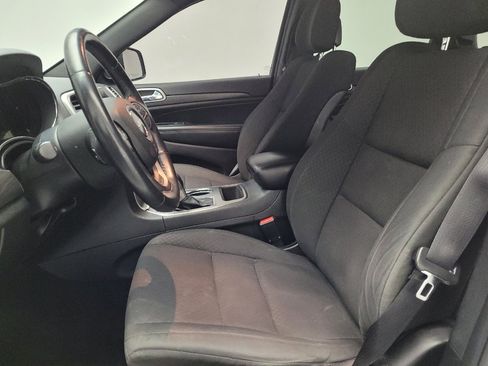 Used 2018 Jeep Grand Cherokee Laredo RWD image 17