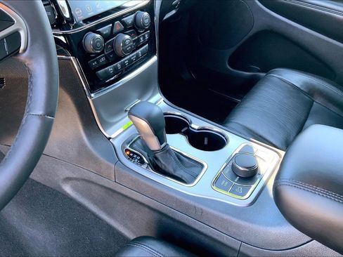 Used 2019 Jeep Grand Cherokee Limited w/ Luxury Group II image 14