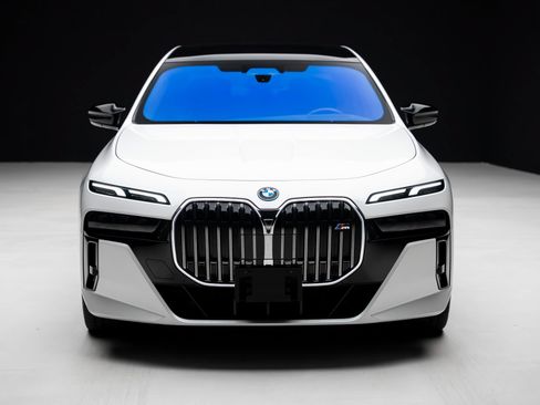 Used 2024 BMW i7 M70 AWD/4WD image 7
