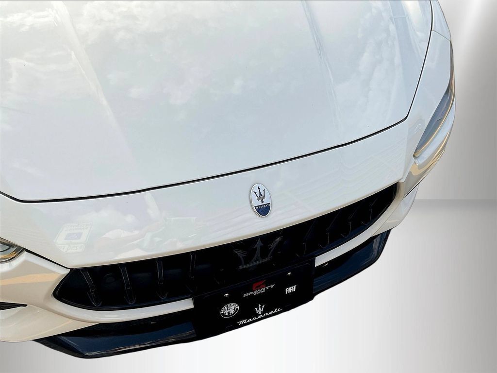 Used 2022 Maserati Ghibli Modena Q4 AWD/4WD image 32