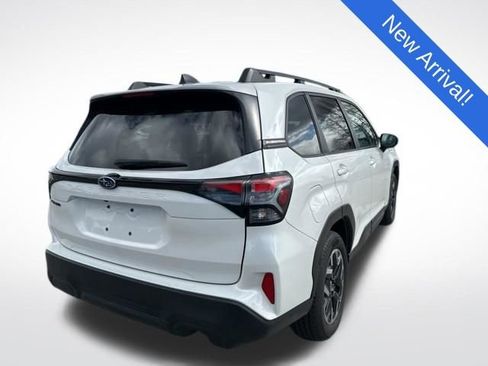 Used 2025 Subaru Forester Premium image 7