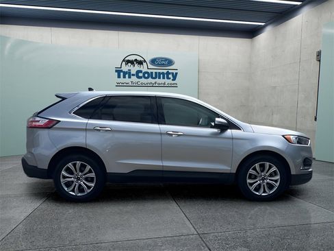 Used 2024 Ford Edge Titanium image 8