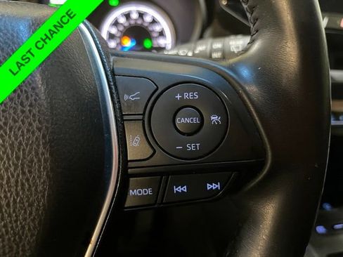 Used 2021 Toyota Venza LE AWD/4WD image 19