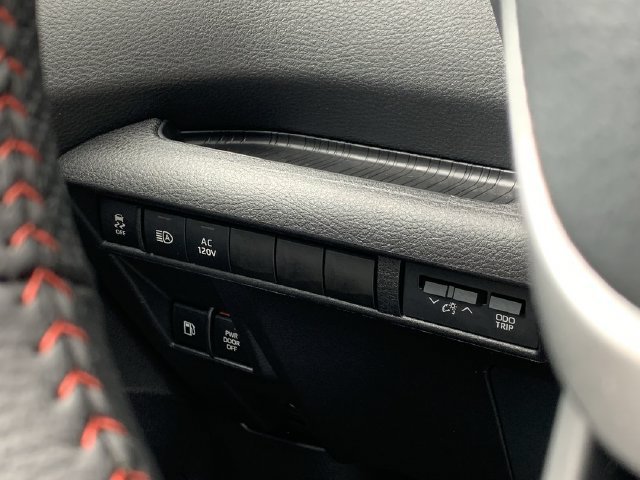 Used 2026 Toyota Sienna XSE AWD/4WD image 15