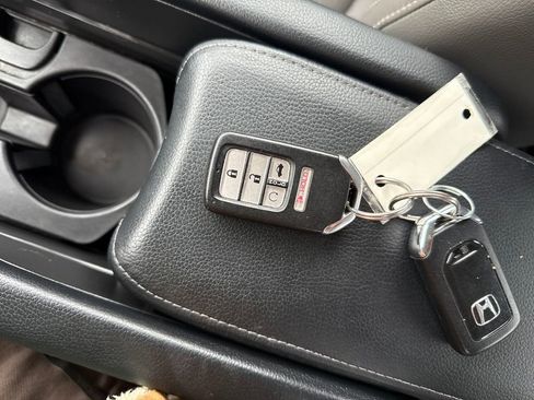 Used 2021 Honda Civic Touring image 30