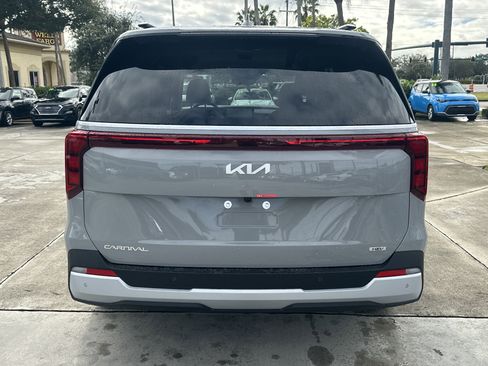 New 2026 Kia Carnival EX FWD image 7